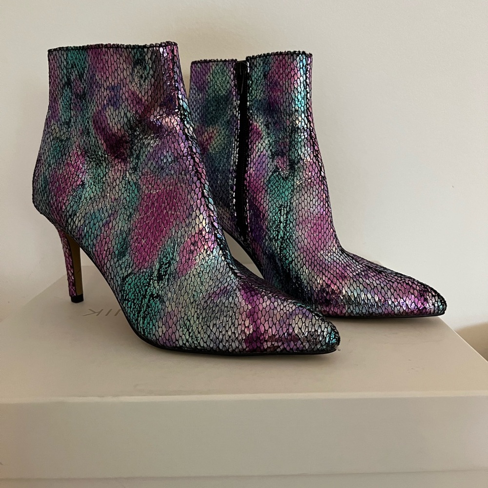 Betsey Johnson ankle boots 🪩